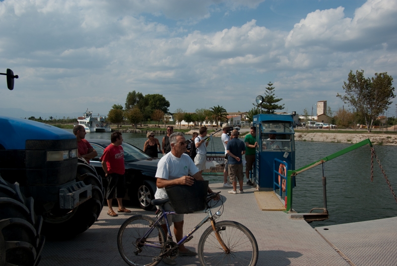 Crossing the Ebro by car ferry and interviewing Tomas the ferryman