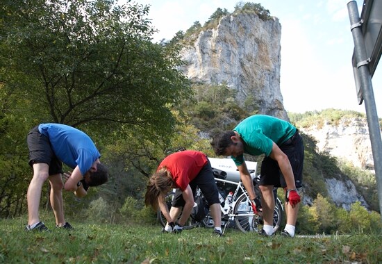 Zissi catches us warming up in the Gorge_ _(Zissi Kausch)