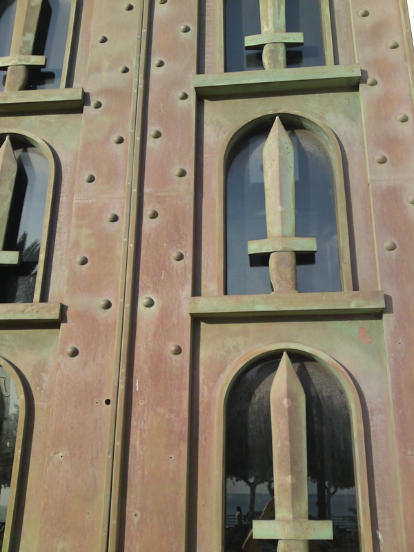 Mussolini&#39;s doors at Taranto